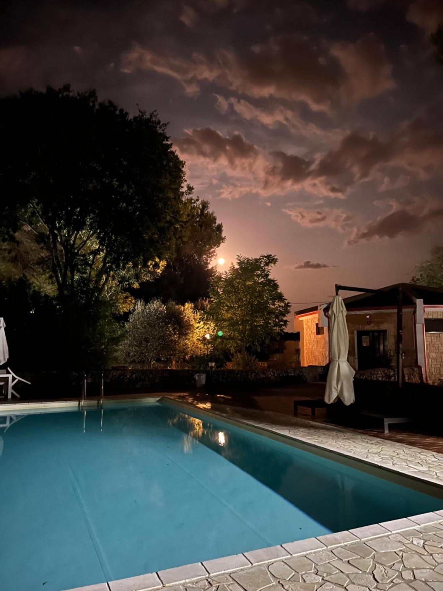 Casette Masseria La Camardia Sava Bagian luar foto